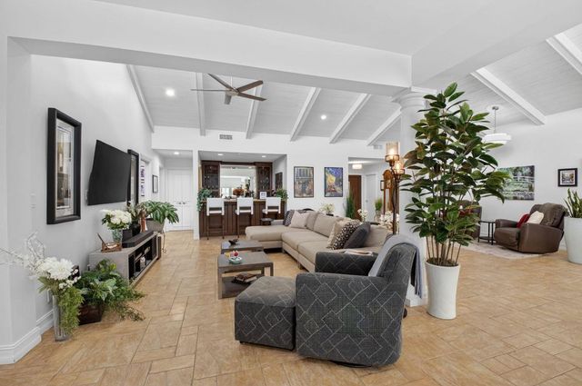 4911 Pineview Circle, Delray Beach, FL 33445