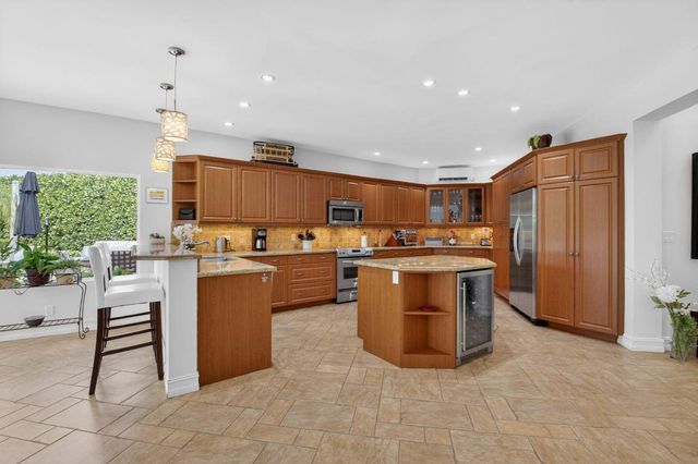 4911 Pineview Circle, Delray Beach, FL 33445