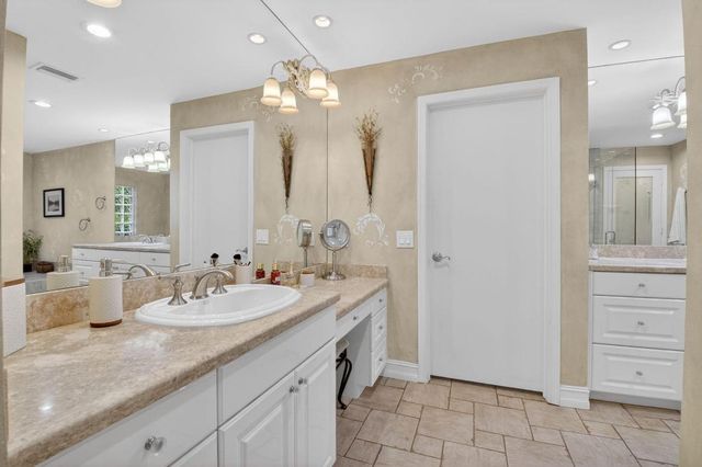 4911 Pineview Circle, Delray Beach, FL 33445