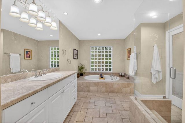 4911 Pineview Circle, Delray Beach, FL 33445