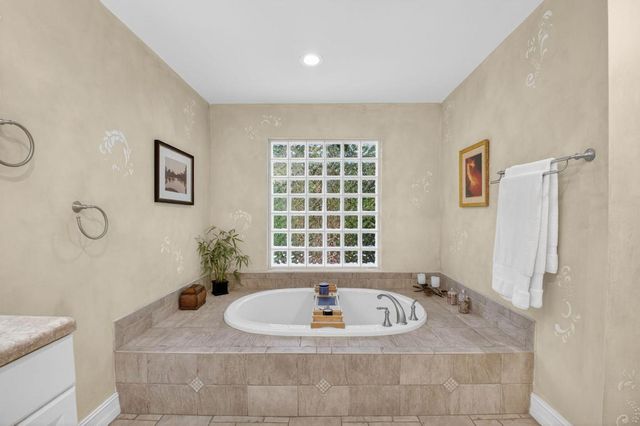 4911 Pineview Circle, Delray Beach, FL 33445