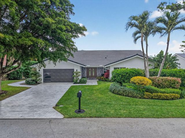 4911 Pineview Circle, Delray Beach, FL 33445
