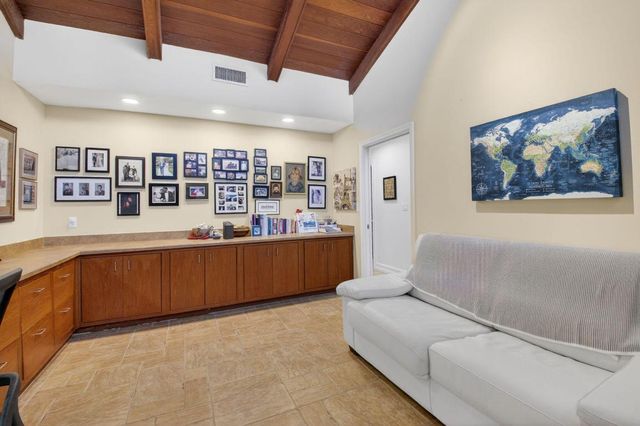 4911 Pineview Circle, Delray Beach, FL 33445