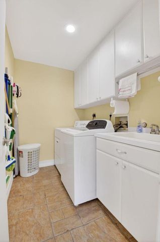 4911 Pineview Circle, Delray Beach, FL 33445