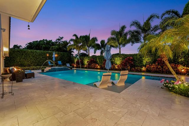 4911 Pineview Circle, Delray Beach, FL 33445