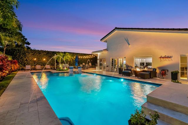 4911 Pineview Circle, Delray Beach, FL 33445