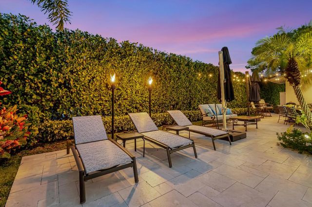 4911 Pineview Circle, Delray Beach, FL 33445