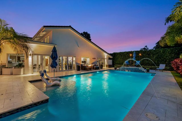 4911 Pineview Circle, Delray Beach, FL 33445