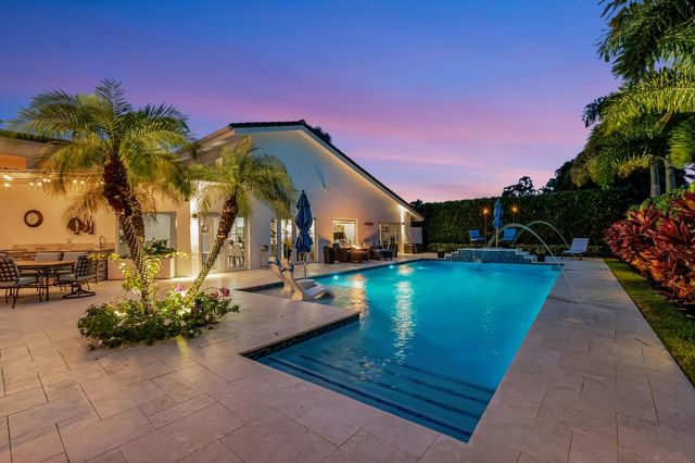 4911 Pineview Circle, Delray Beach, FL 33445