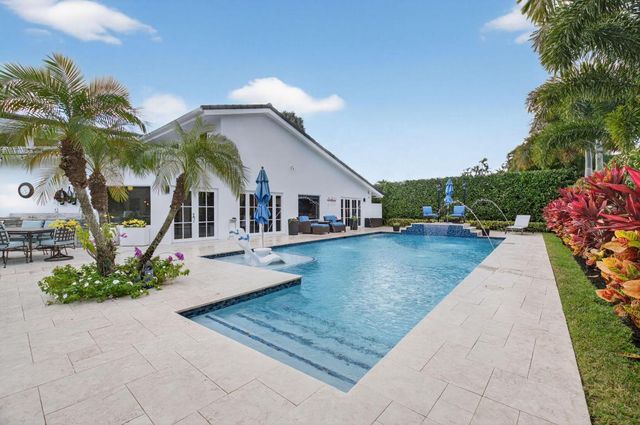 4911 Pineview Circle, Delray Beach, FL 33445