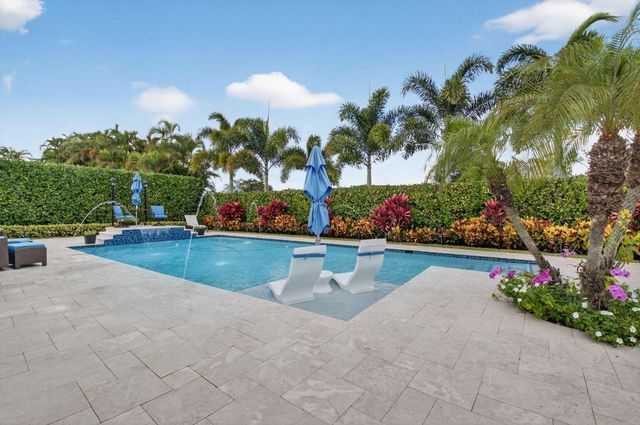 4911 Pineview Circle, Delray Beach, FL 33445