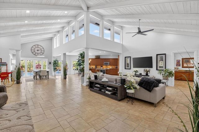 4911 Pineview Circle, Delray Beach, FL 33445