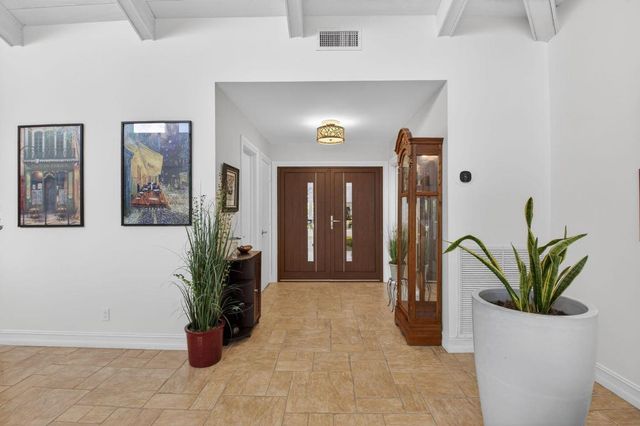 4911 Pineview Circle, Delray Beach, FL 33445