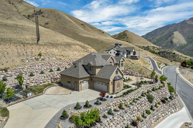2543 E 700 S, Springville, UT 84663