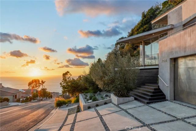 704 Nyes Place, Laguna Beach, CA 92651