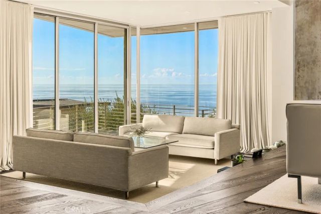 704 Nyes Place, Laguna Beach, CA 92651