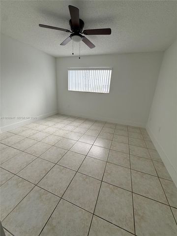 2760 W 76th St 203, Hialeah, FL 33016