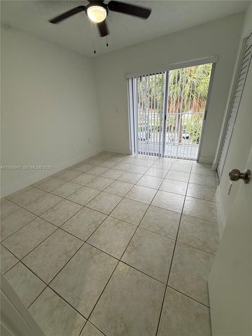2760 W 76th St 203, Hialeah, FL 33016