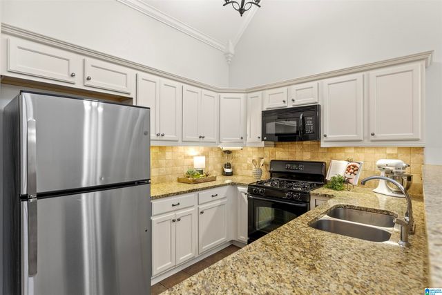 3927 River Pointe Ln Unit 5, Vestavia Hills, AL 35216