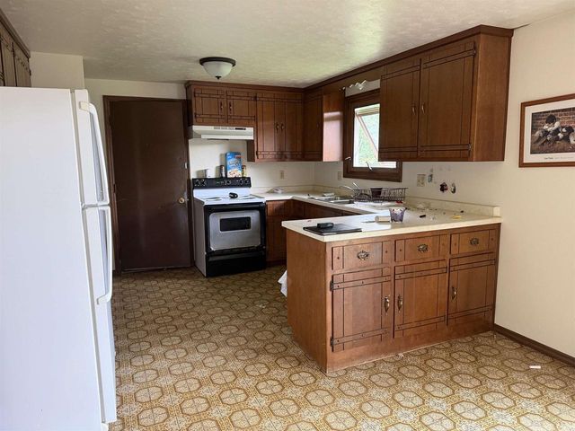553 DELWICHE ROAD, Green Bay, WI 54302