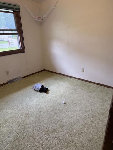 553 DELWICHE ROAD, Green Bay, WI 54302