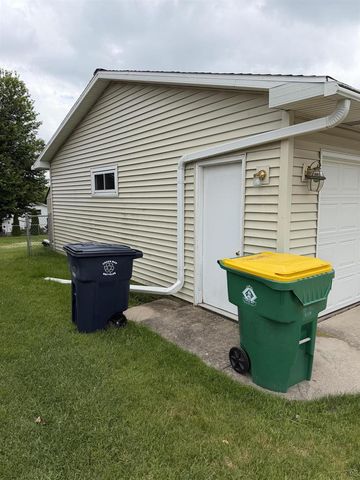 553 DELWICHE ROAD, Green Bay, WI 54302