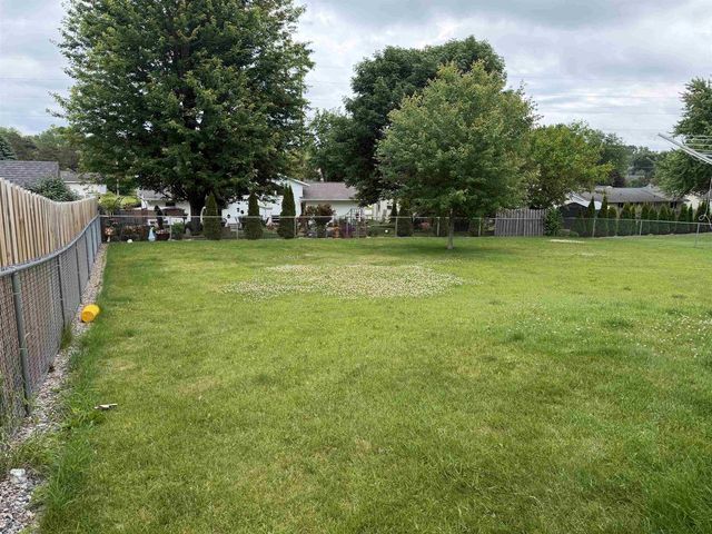 553 DELWICHE ROAD, Green Bay, WI 54302