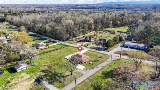 853 Charley Patterson Road, New Market, AL 35761