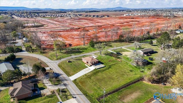 853 Charley Patterson Road, New Market, AL 35761