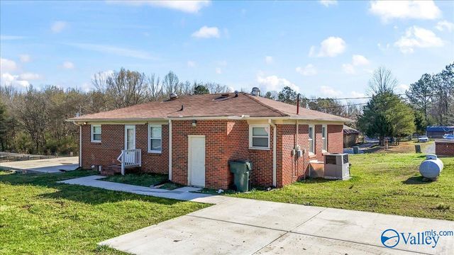 853 Charley Patterson Road, New Market, AL 35761