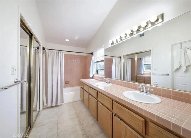 10205 Single Oak Drive, Bakersfield, CA 93311