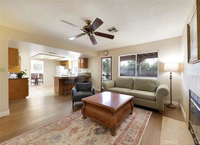 10205 Single Oak Drive, Bakersfield, CA 93311