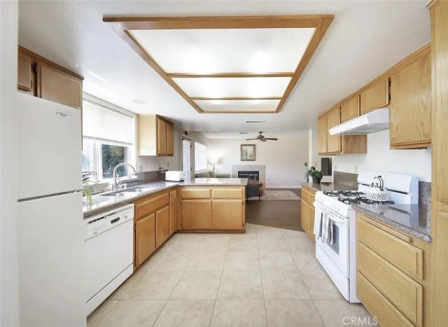 10205 Single Oak Drive, Bakersfield, CA 93311