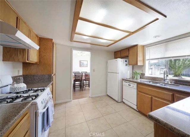 10205 Single Oak Drive, Bakersfield, CA 93311