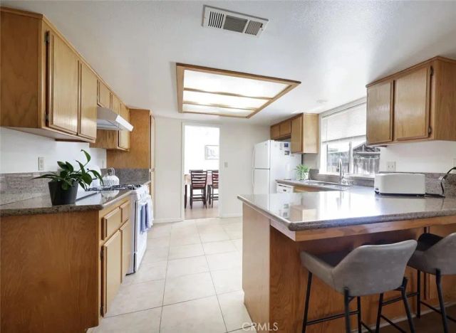 10205 Single Oak Drive, Bakersfield, CA 93311