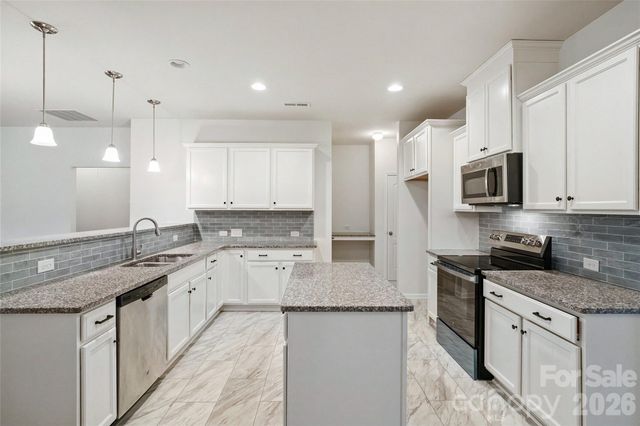 175 Glastonbury Drive, Mooresville, NC 28115