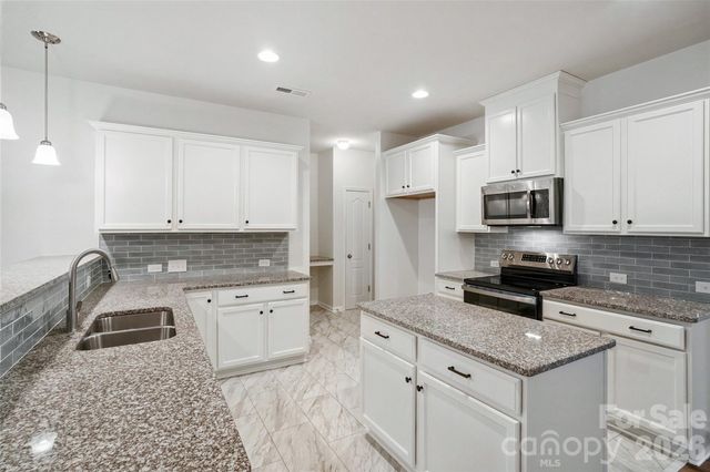 175 Glastonbury Drive, Mooresville, NC 28115