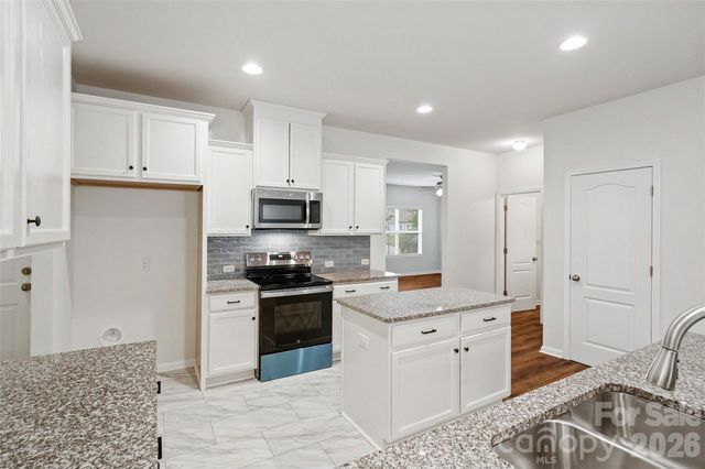 175 Glastonbury Drive, Mooresville, NC 28115