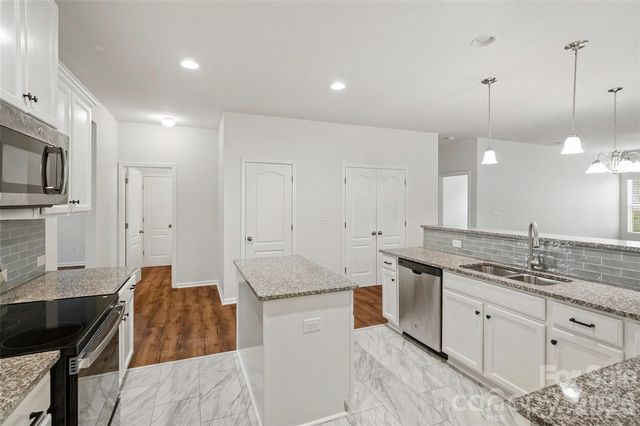175 Glastonbury Drive, Mooresville, NC 28115