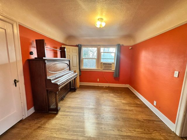 2318 Garden Avenue, Klamath Falls, OR 97601