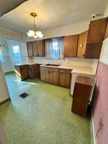 2318 Garden Avenue, Klamath Falls, OR 97601