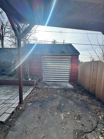 2318 Garden Avenue, Klamath Falls, OR 97601