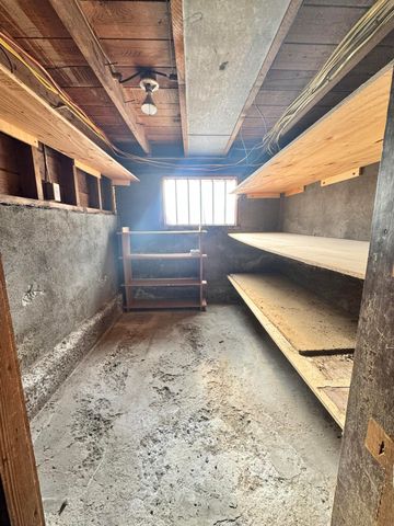 2318 Garden Avenue, Klamath Falls, OR 97601