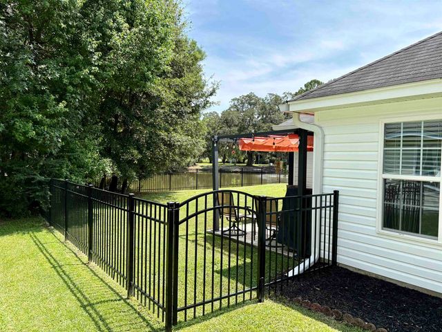 72 Daniel Morrall Ln., Georgetown, SC 29440