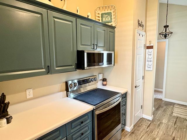 72 Daniel Morrall Ln., Georgetown, SC 29440