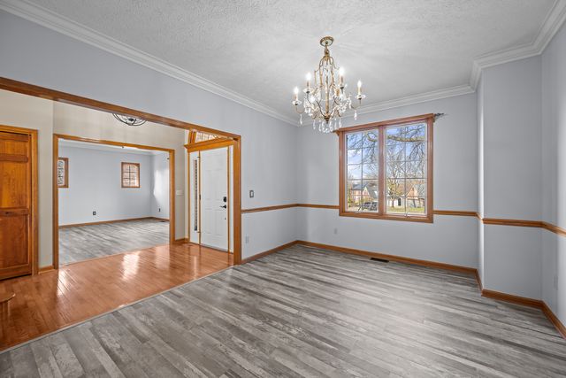 1390 Old Freeport Place, Bettendorf, IA 52722