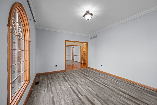 1390 Old Freeport Place, Bettendorf, IA 52722