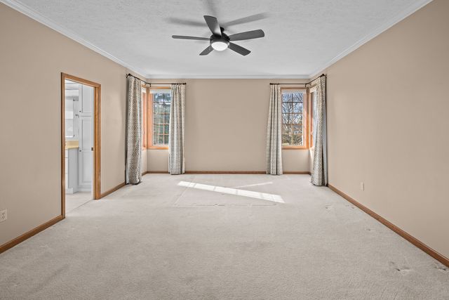 1390 Old Freeport Place, Bettendorf, IA 52722