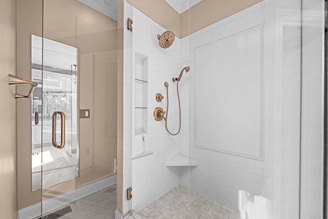 1390 Old Freeport Place, Bettendorf, IA 52722