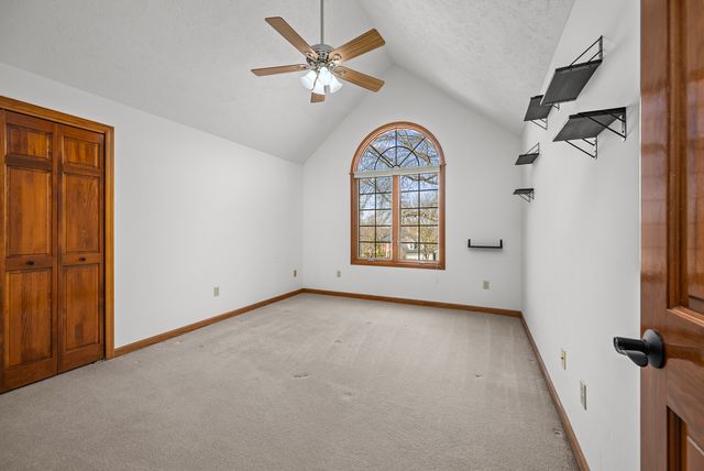 1390 Old Freeport Place, Bettendorf, IA 52722